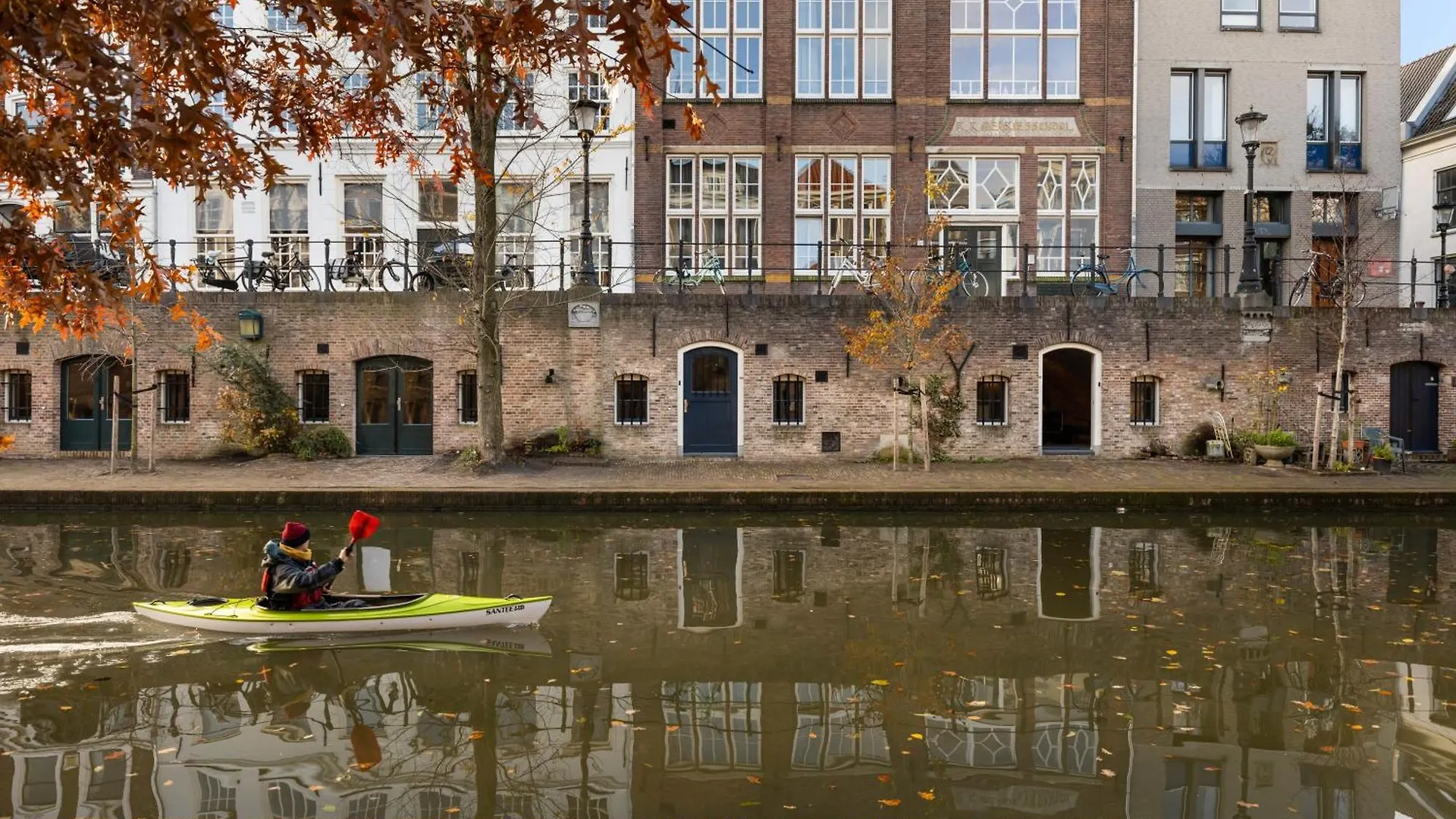4P Unique Canal Apartment A Location In Utrecht Holiday home