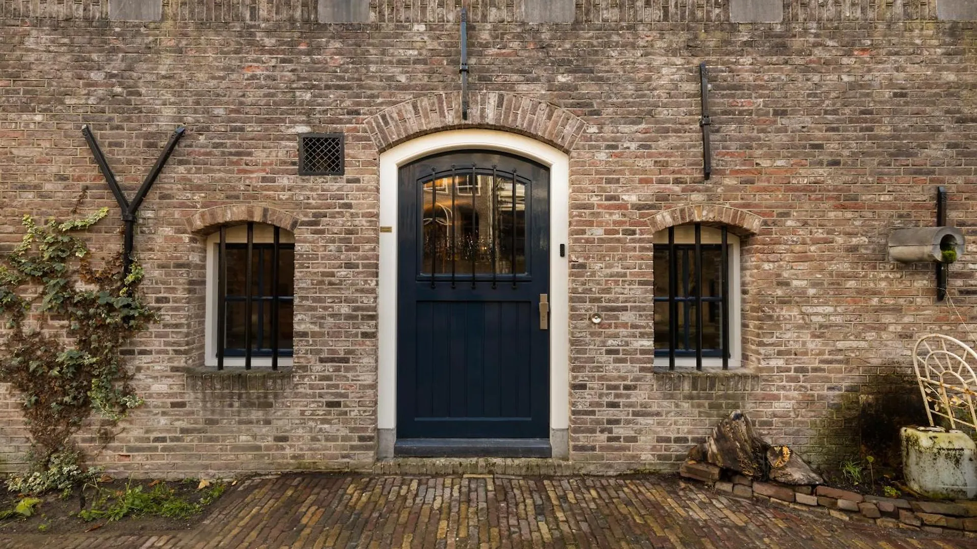 4P Unique Canal Apartment A Location In Utrecht Netherlands